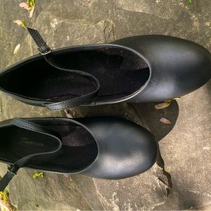 Theatricals women's wide character/tap shoes